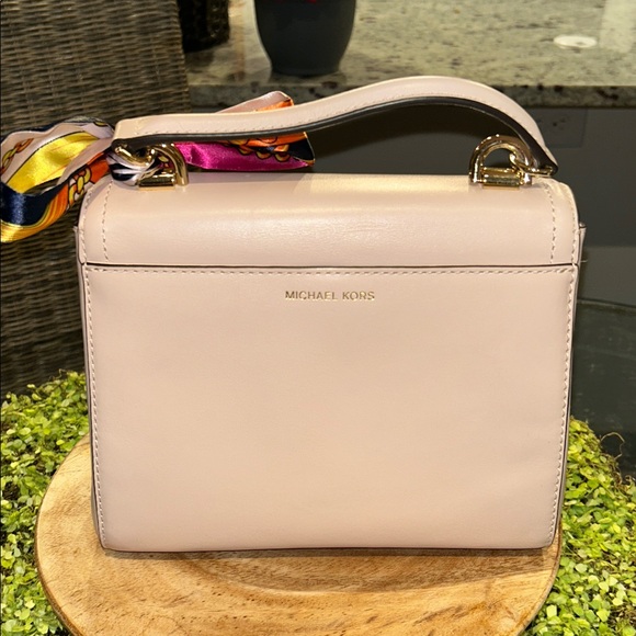 Michael Kors Blush Satchel 8” x 7” x 3” Gold Hardware Latch Closure & Dusty NWOT - Picture 7 of 9
